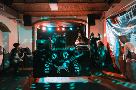 roots_in_the_woods (6)